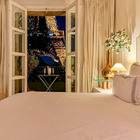 Eiffel Tower View Gem With Ac شقة