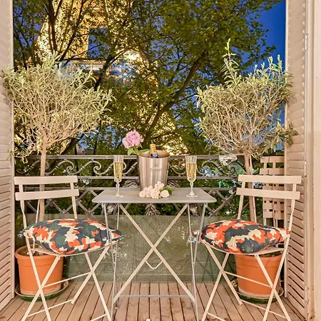 Apartment Eiffel Tower View Gem With Ac