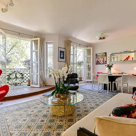Eiffel Tower View Gem With Ac *