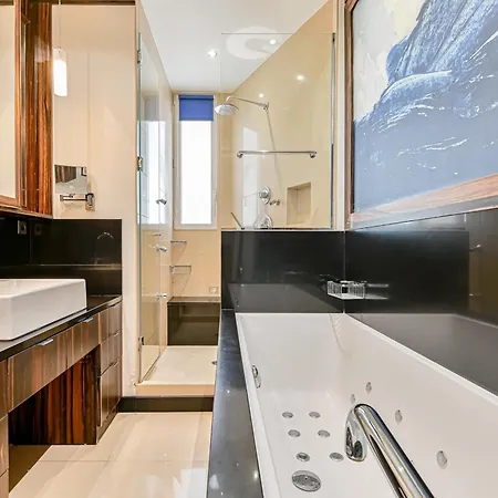 Apartment Eiffel Tower View Gem With Ac